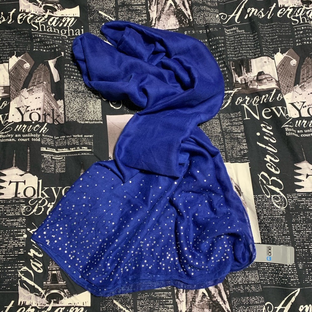 BNWT large blue rhinestone scarf